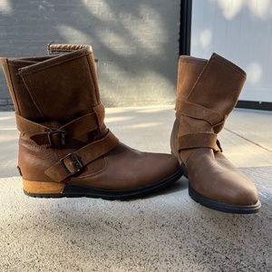 Sorel leather fold over boot